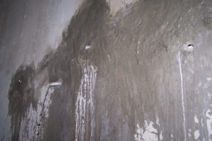 ro-ri-nuoc-tang-ham-nha-xuong